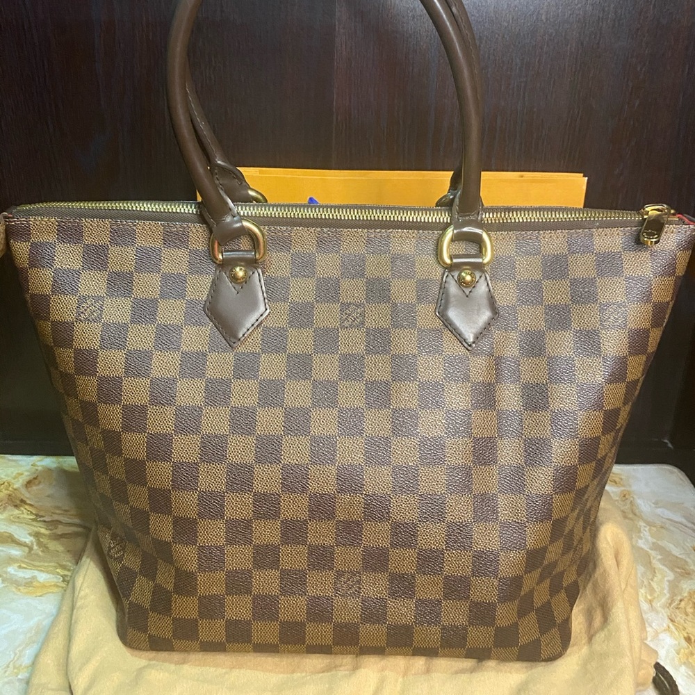 Louis Vuitton Saleya MM